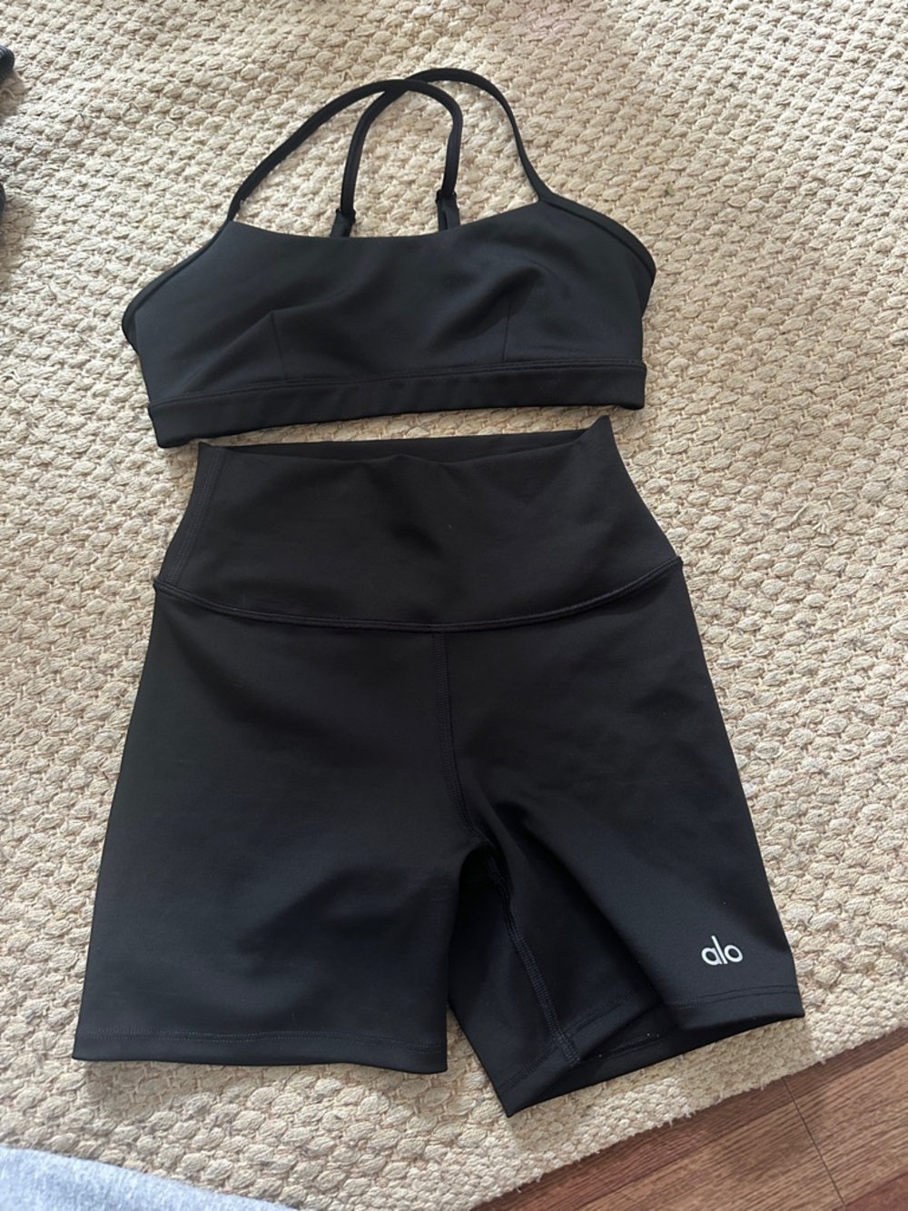 Alo Black Sports Bra & High-Waist Bike Shorts Set BRAND NEW